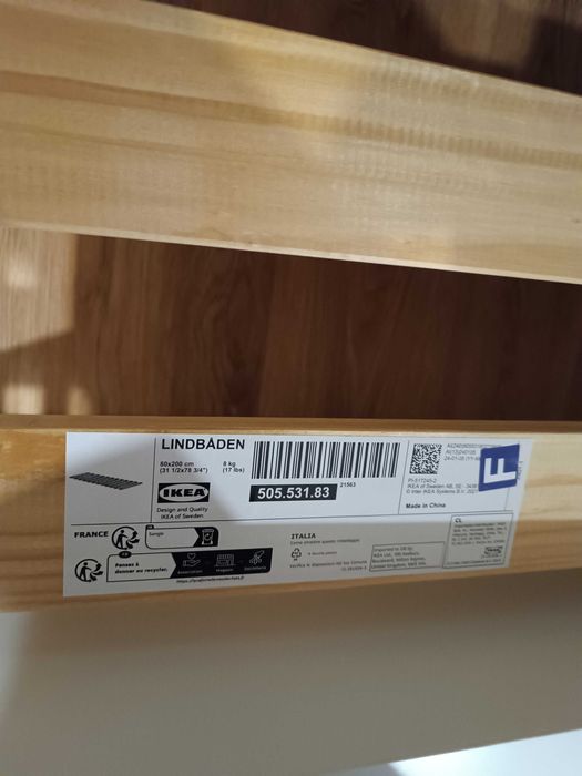 Cama branca ikea