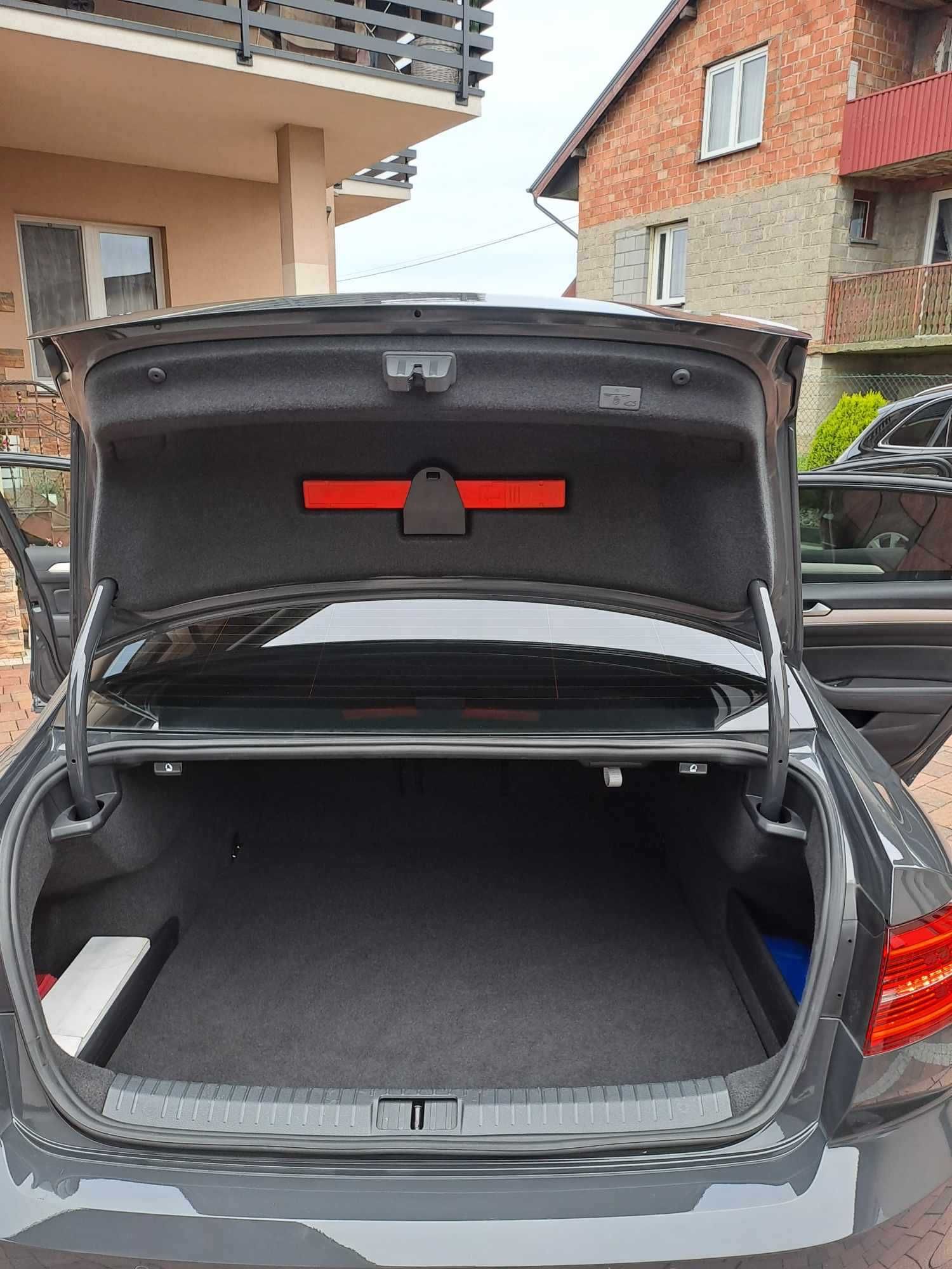 Passat B8 Highline 1.8 tsi 180km. Polski salon 100% bezwypadkowy