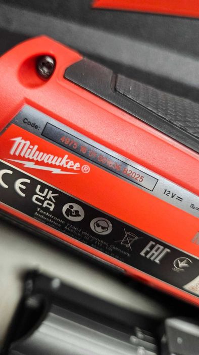 Wyrzynarka Milwaukee M12 FJS-0X 12V bez aku + walizka