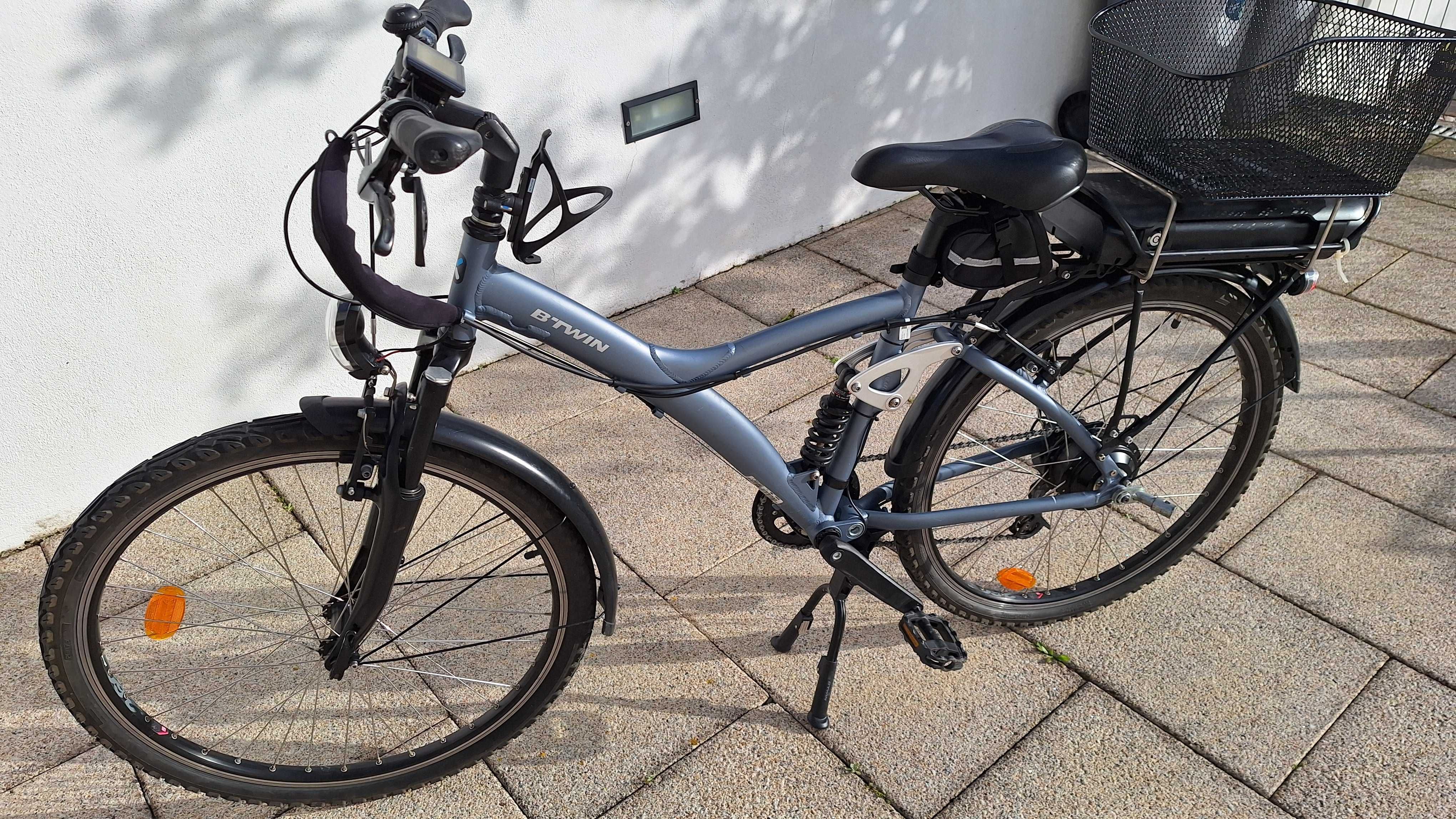 Bicicleta elétrica urbana B'twin Original 900e