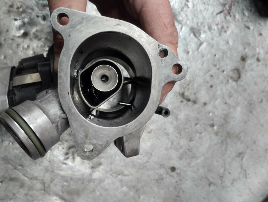 Mercedes Benz - w211 . w203 . єгр . дросельна заслонка