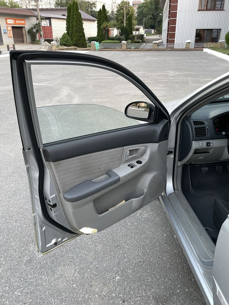 Продам Kia Cerato 2007 1.6 газ/бензин механіка