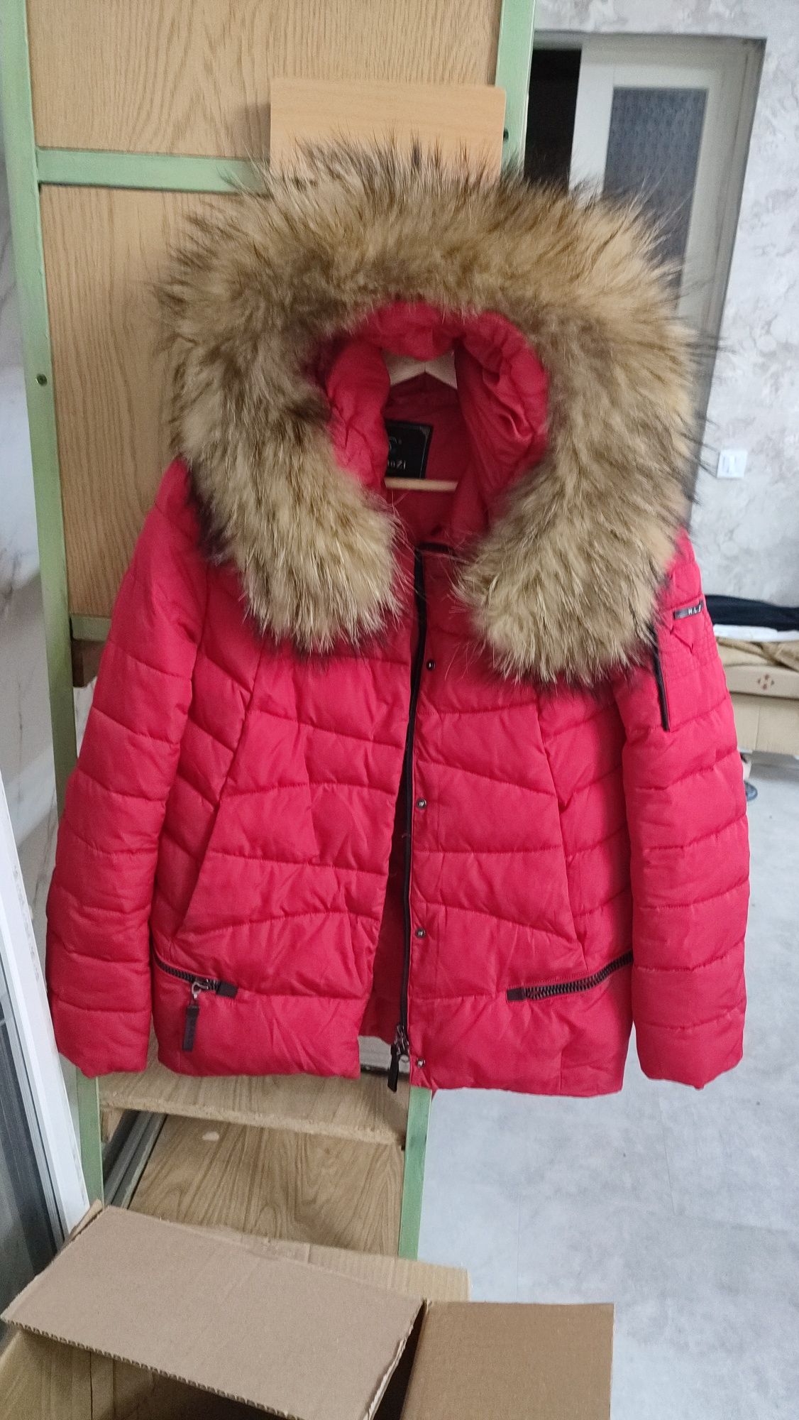 Зимова куртка та пальто