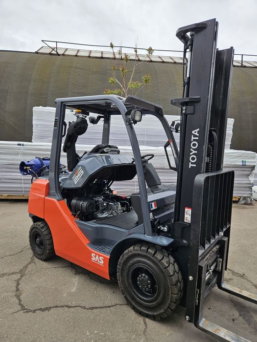 Навантажувач Toyota 2,5 т газ. Вилочный погрузчик Тойота газ 2,5 т