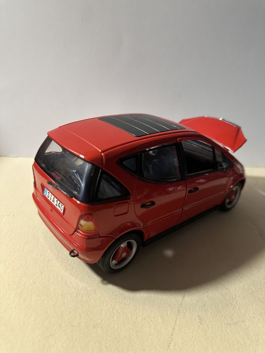 Mercedes class A escala 1:18