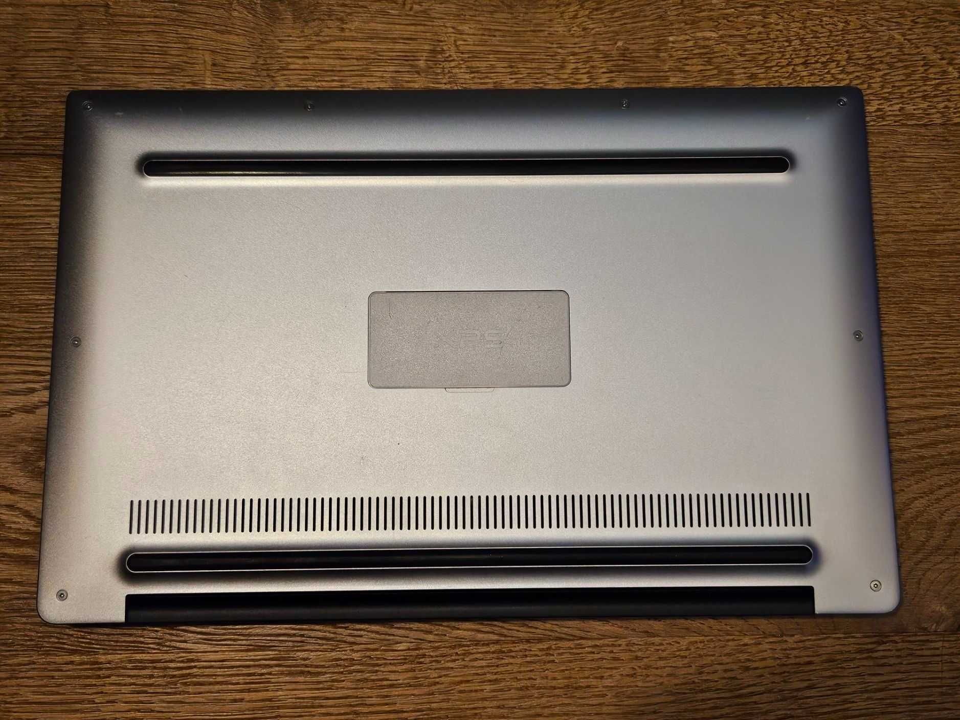 Dell XPS 13 9360 Intel Core i7 8 GB 240GB SSD FHD 13.3” z Windows 10 H