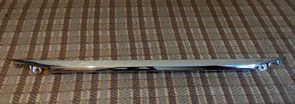 Молдинг хром в крышку багажника Lexus ES 2013-2015.