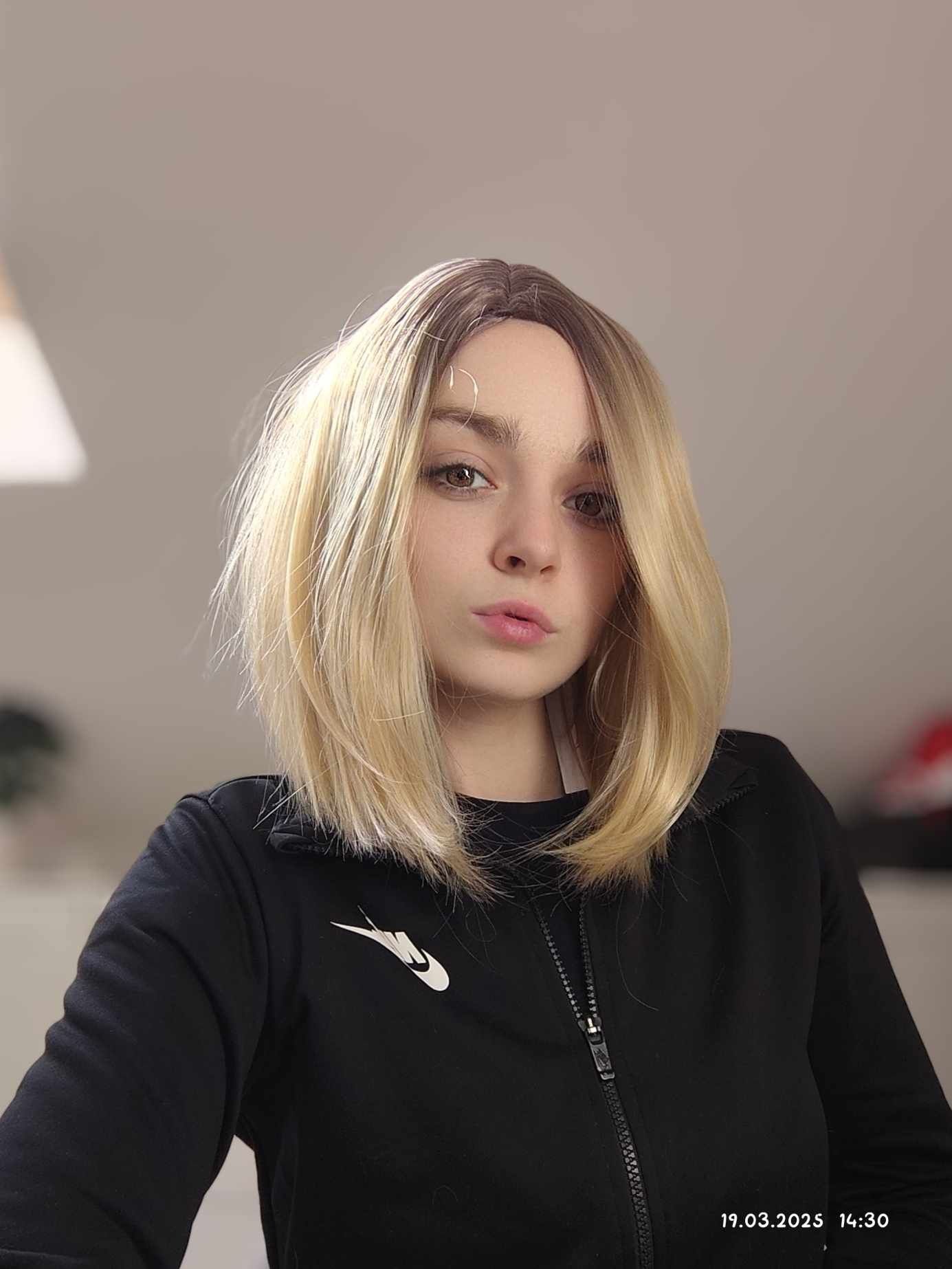 Peruka ombre sombre blond bob asymetryczny przedziałek WIG cosplay