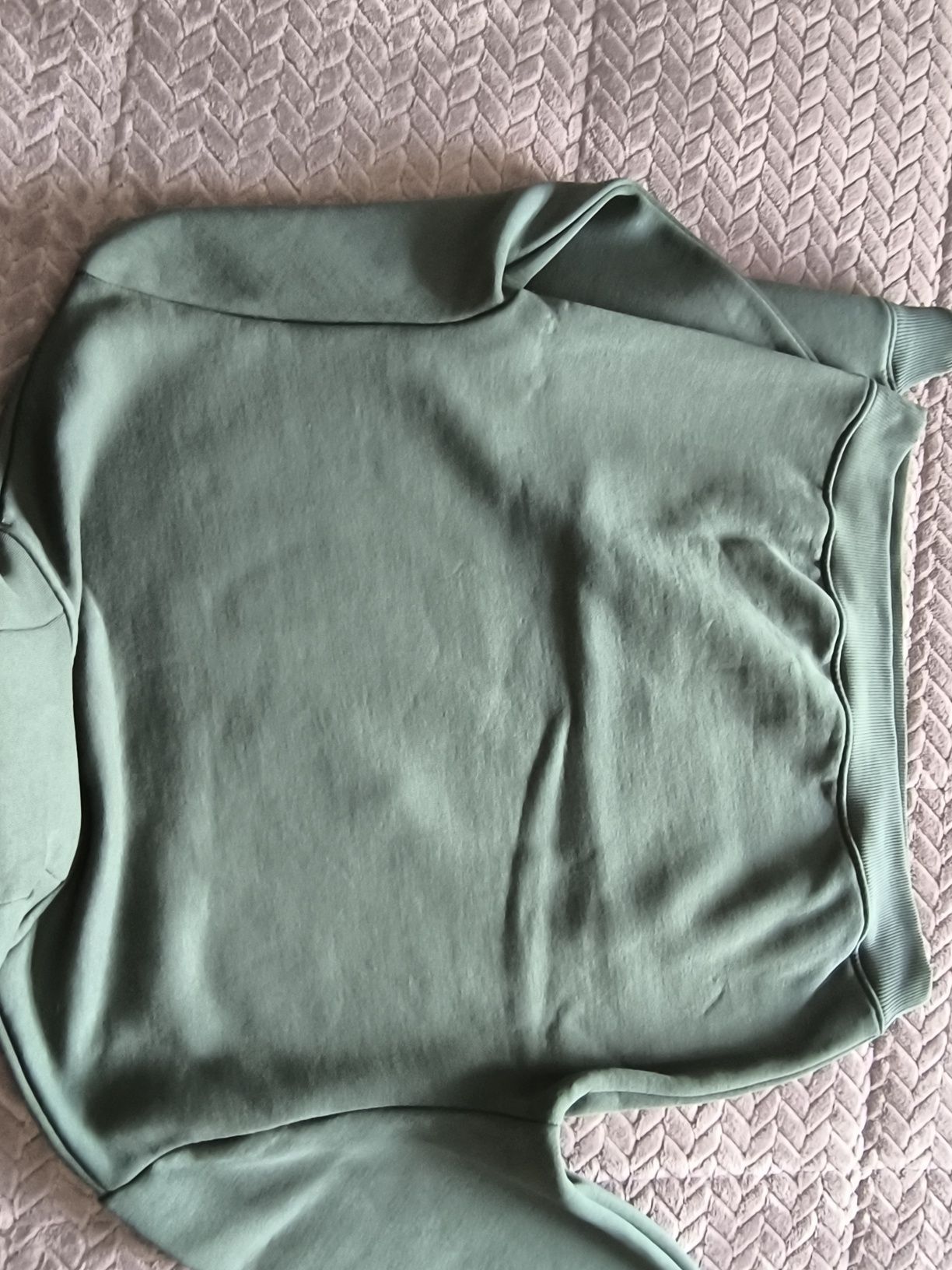 Sweat nova com carapuço