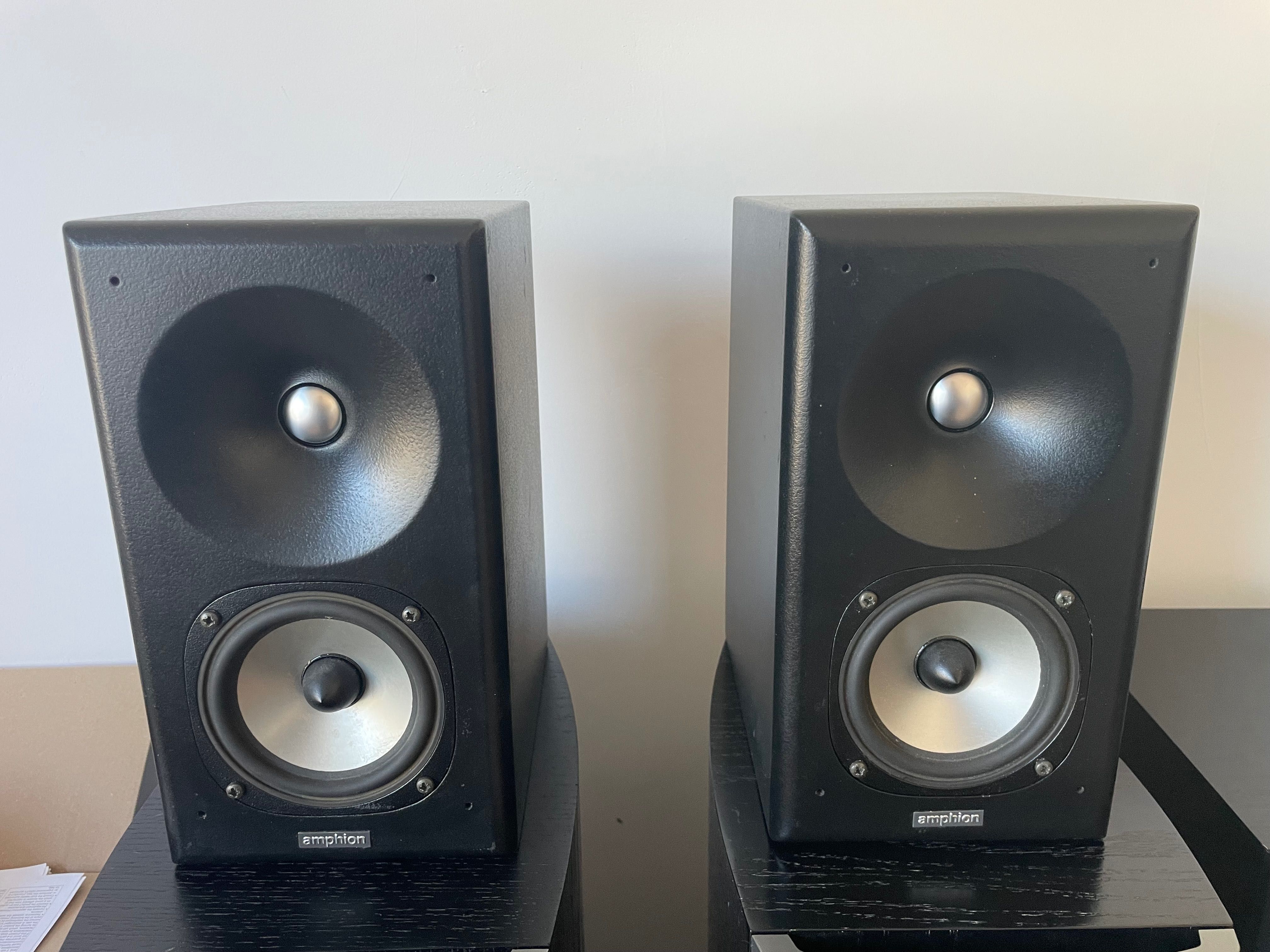 Monitory Amphion Helium