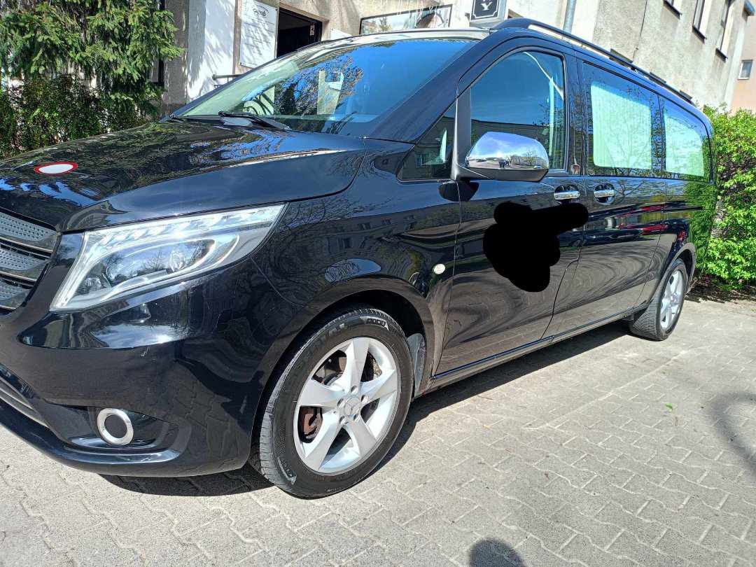 Mercedes Vito Karawan