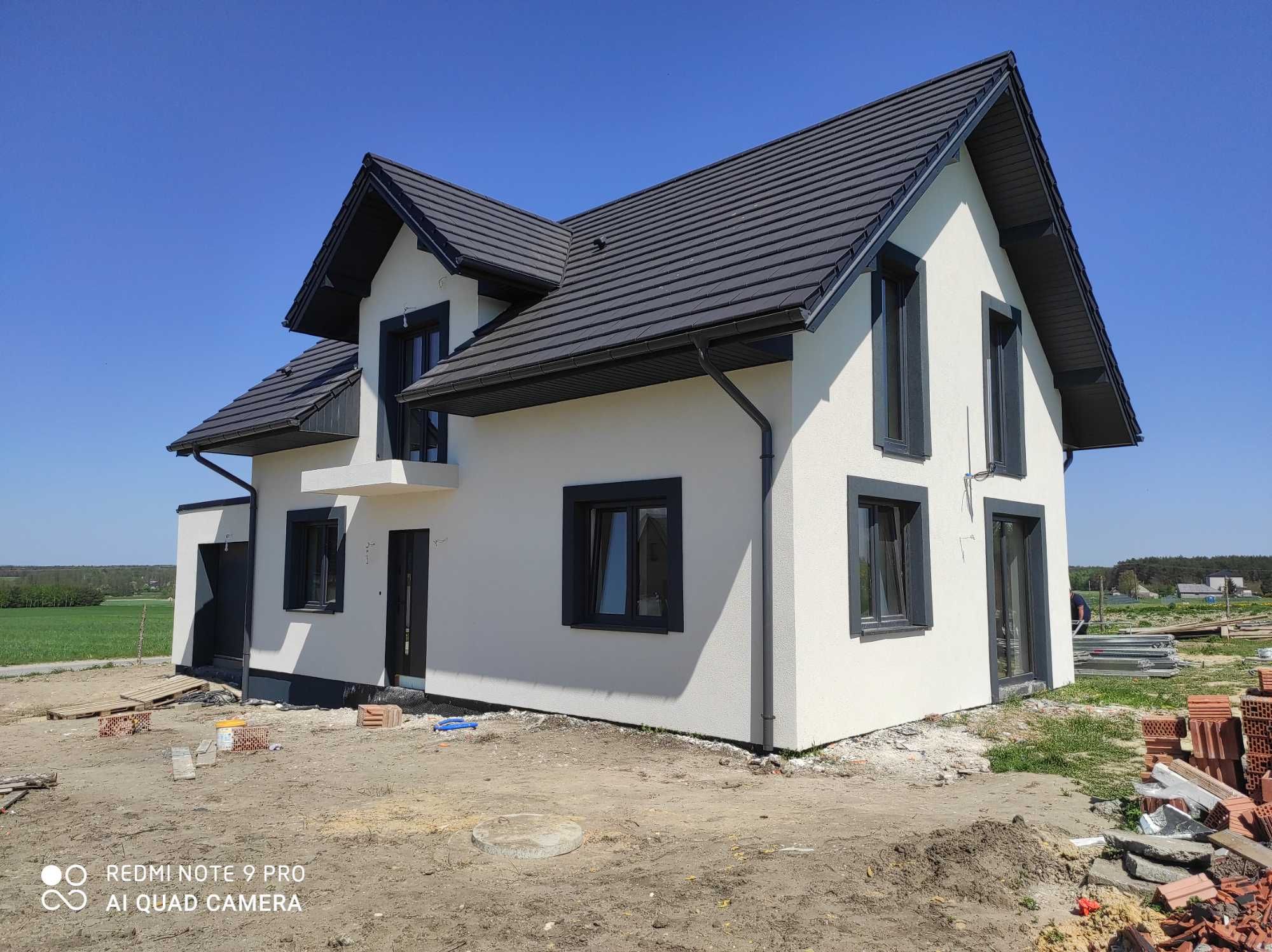 Malowanie elewacji , dachów i docieplenia budynków.