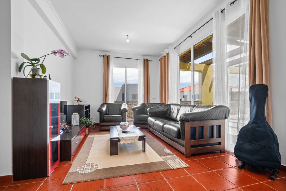 Moradia T3 |Zona calma |Vista mar| Ideal para famílias |Sta. Cruz