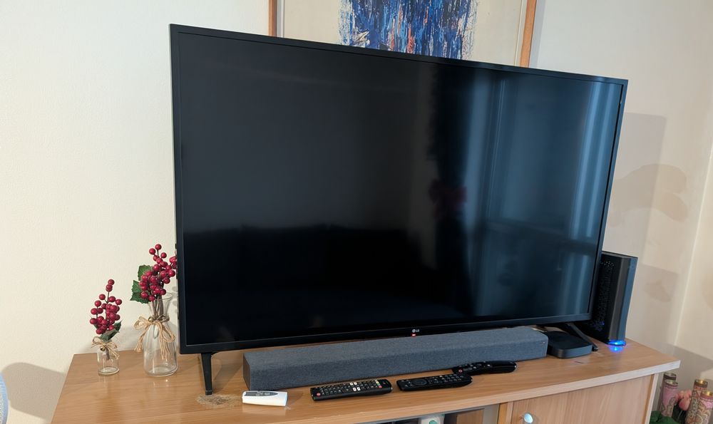 Tv LG  50" + Barra de Som LG