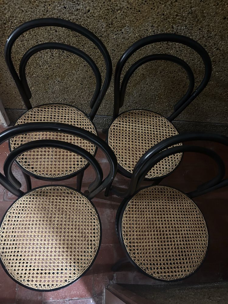 4 Cadeiras antigas Thonet com palhinha indiana nova