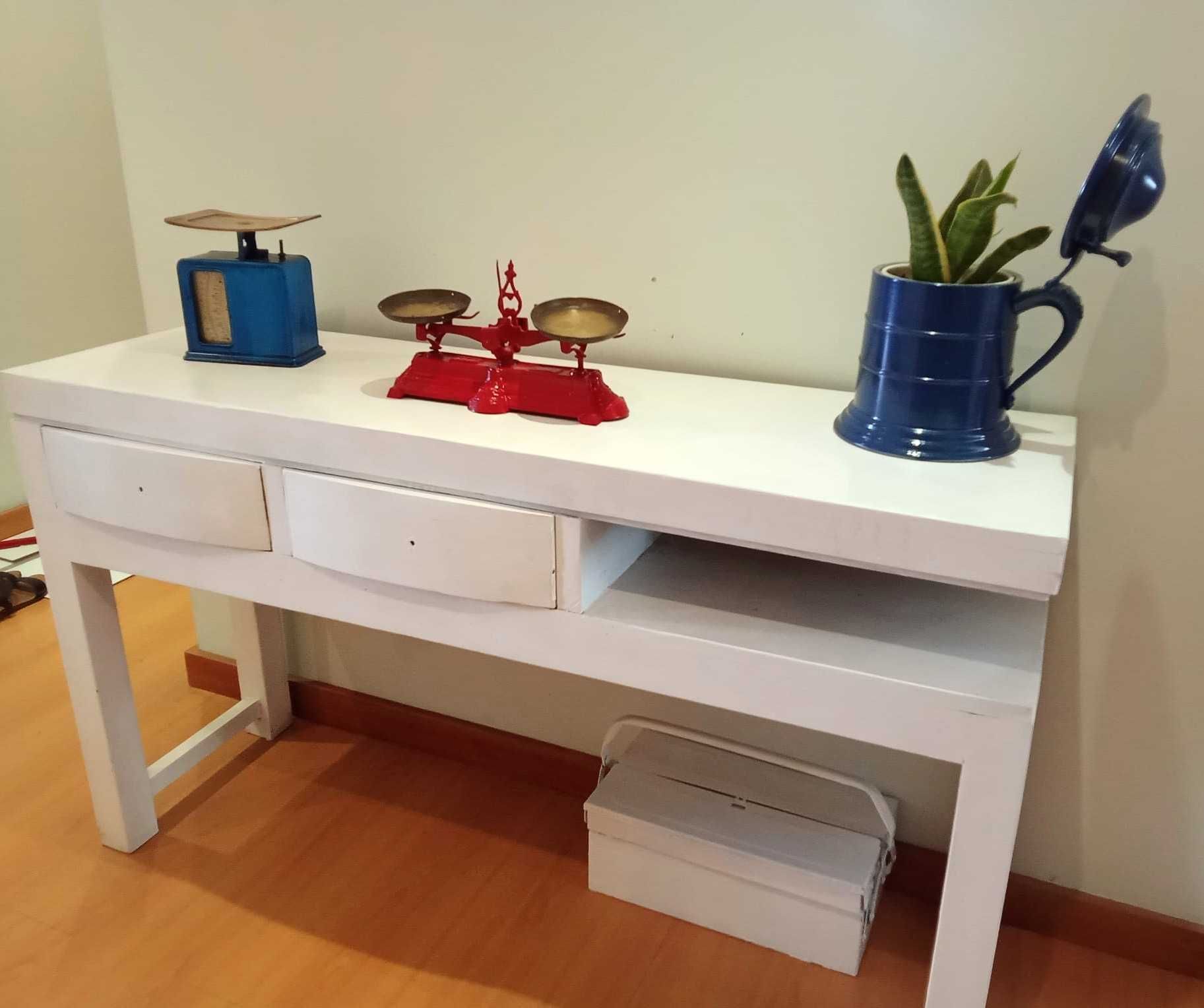 Móvel de entrada pintado de Branco