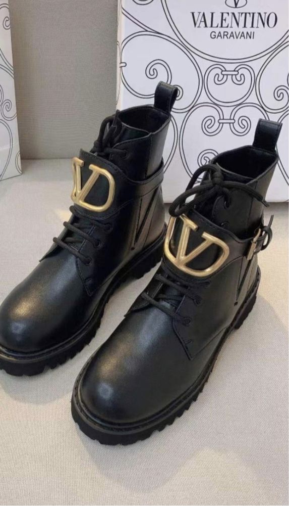 Buty Valentino ze skóry naturalnej