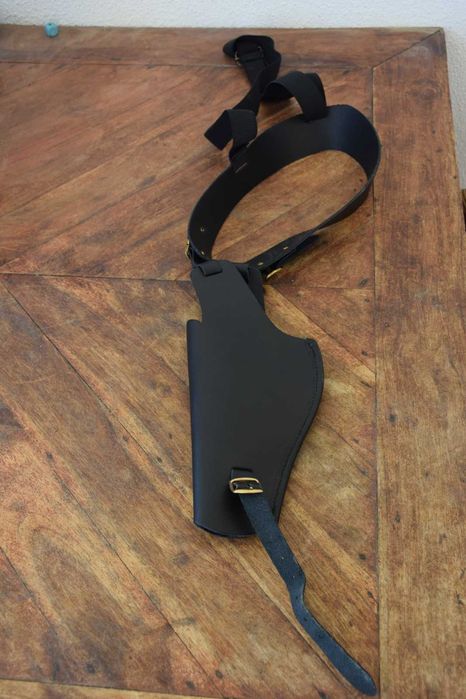 Coldre/Sovaqueira em Couro para pistola ou revólver