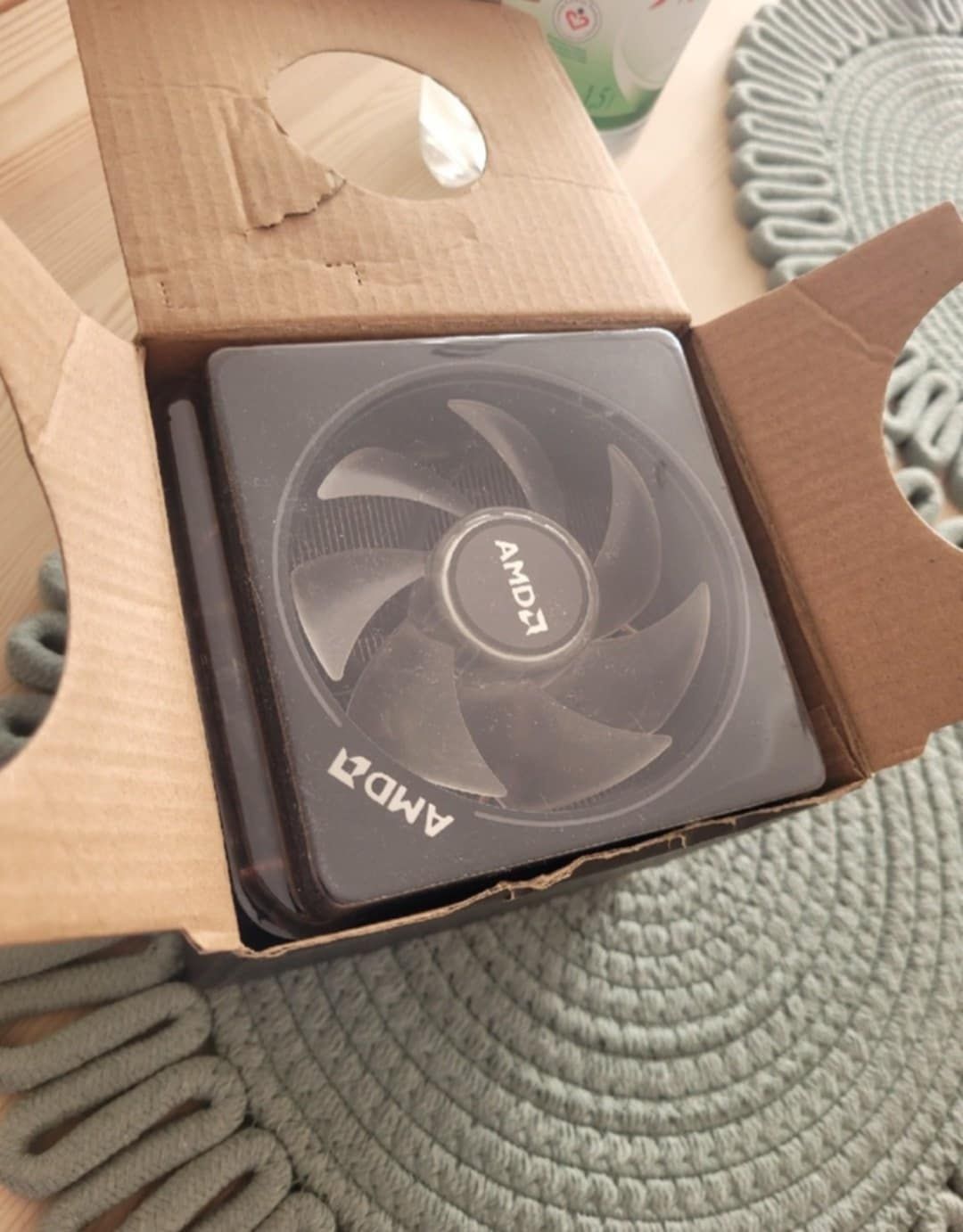 AMD Wraith Prism RGB – Chłodzenie CPU AM4 / AM3