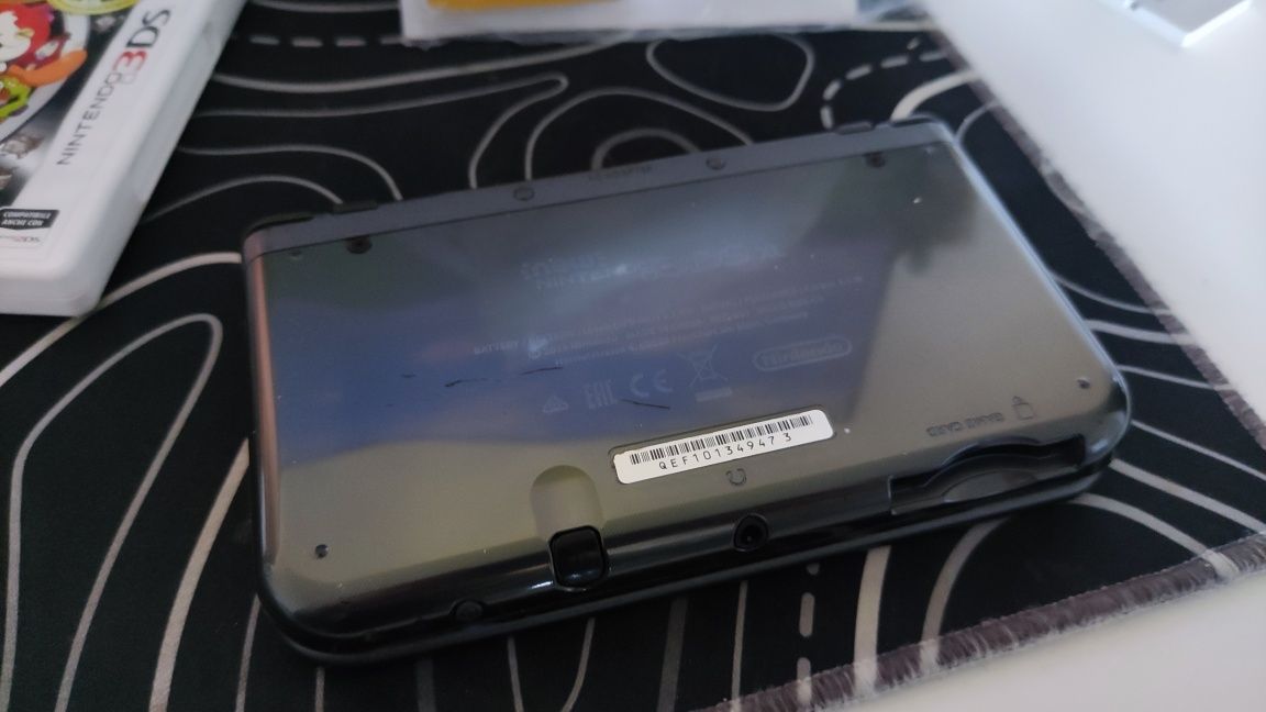 New Nintendo 3DS XL Na Caixa (+2000 jogos)+ Manuais + Carregador + Jog