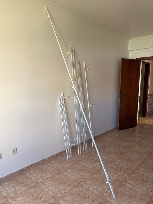 Conjunto suporte para cortinados
