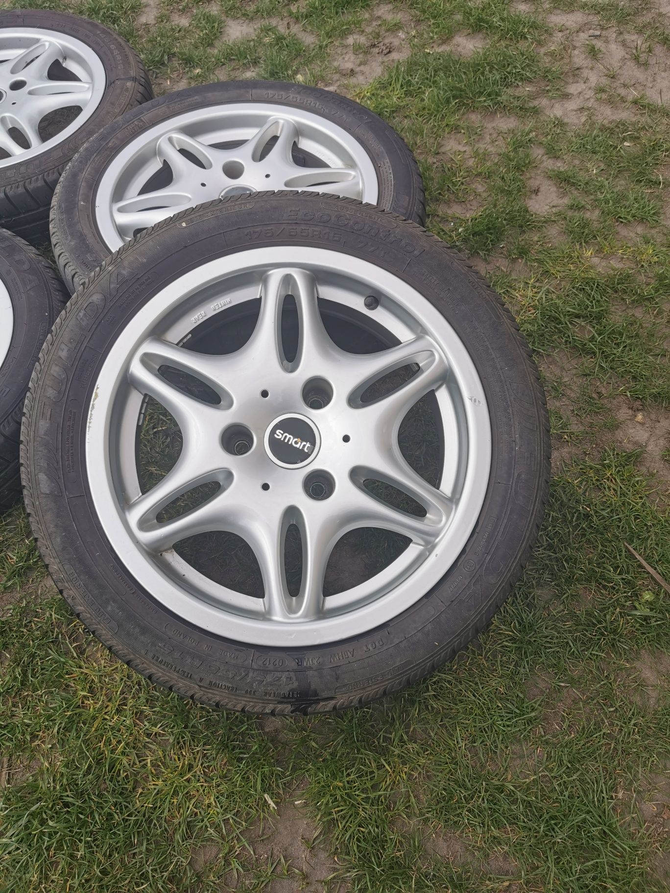 Komplet Felgi 15 z oponami Smart Continental 5.5x15 ET1