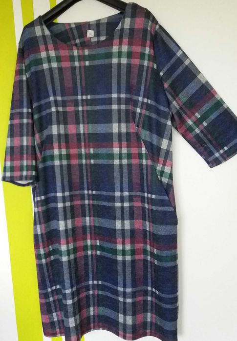 XL(50) Sukienka w kratę Butik