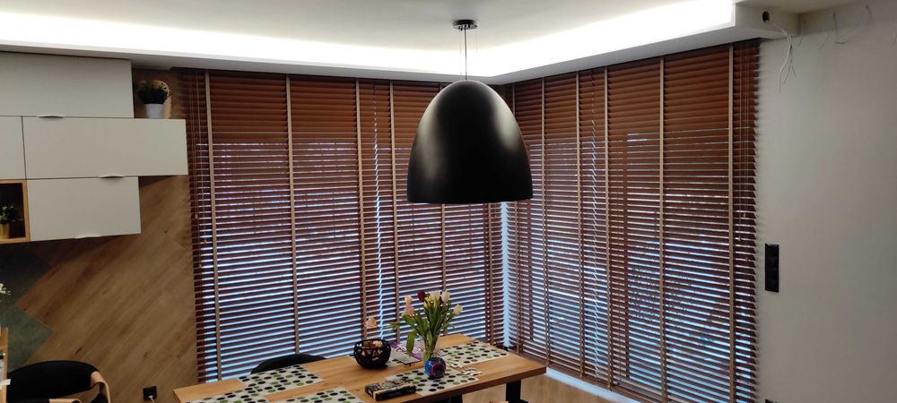 Żaluzje drewniane aluminiowe 50mm 25mm na wymiar plisy rolety montaż
