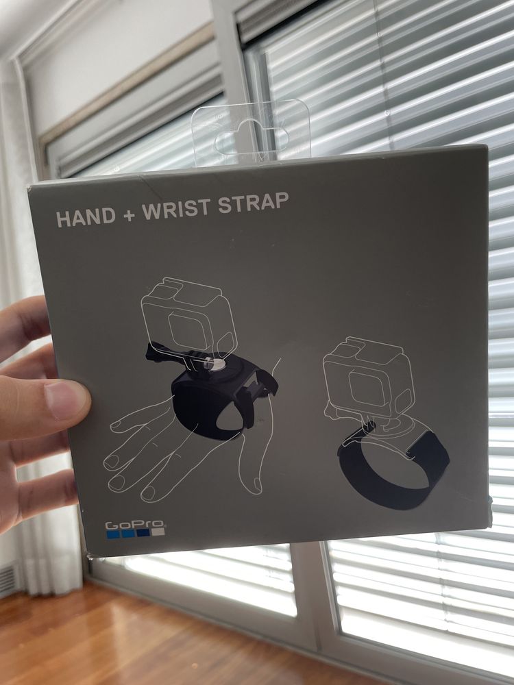 GoPro Hand + Wrist Strap. NOVO. valor fixo.