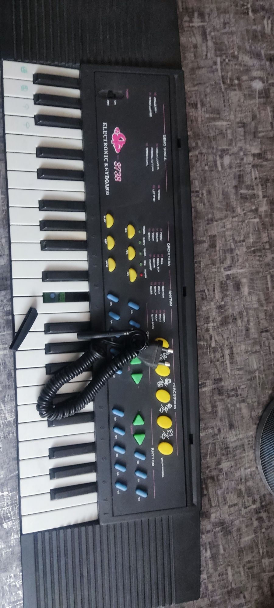 Продам детский синтезатор пианино Electronic Keyboard SK-3738