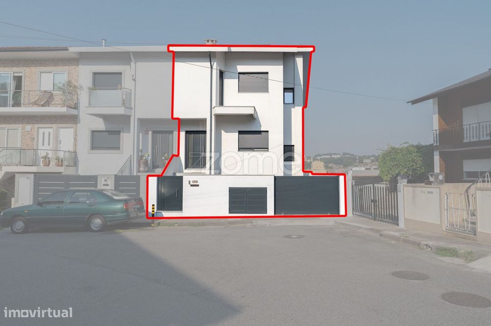 Moradia T3+1com terraço e garagem - Ermesinde