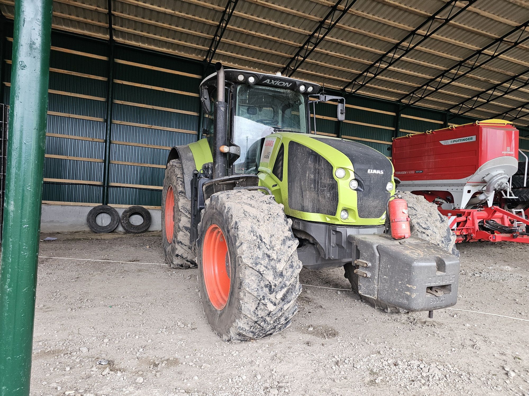Трактор Claas Axion 940