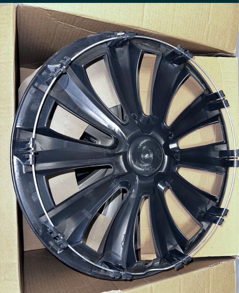 Kołpak z logo toyota 16" nowe