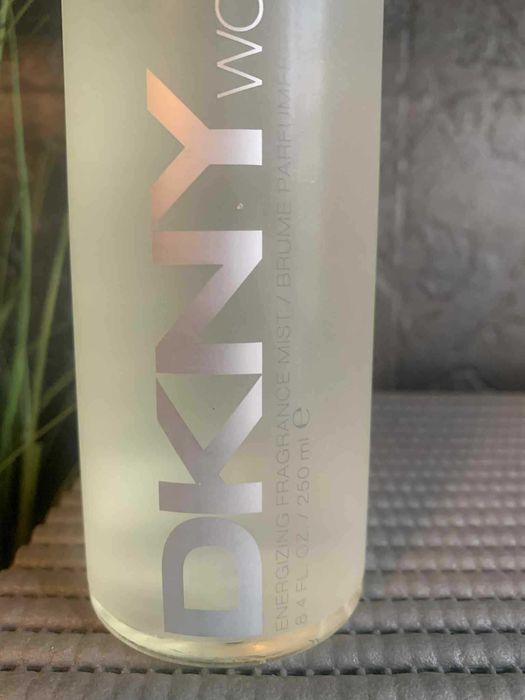 DKNY Women Energizing perfumowany spray do ciała 250 ml
