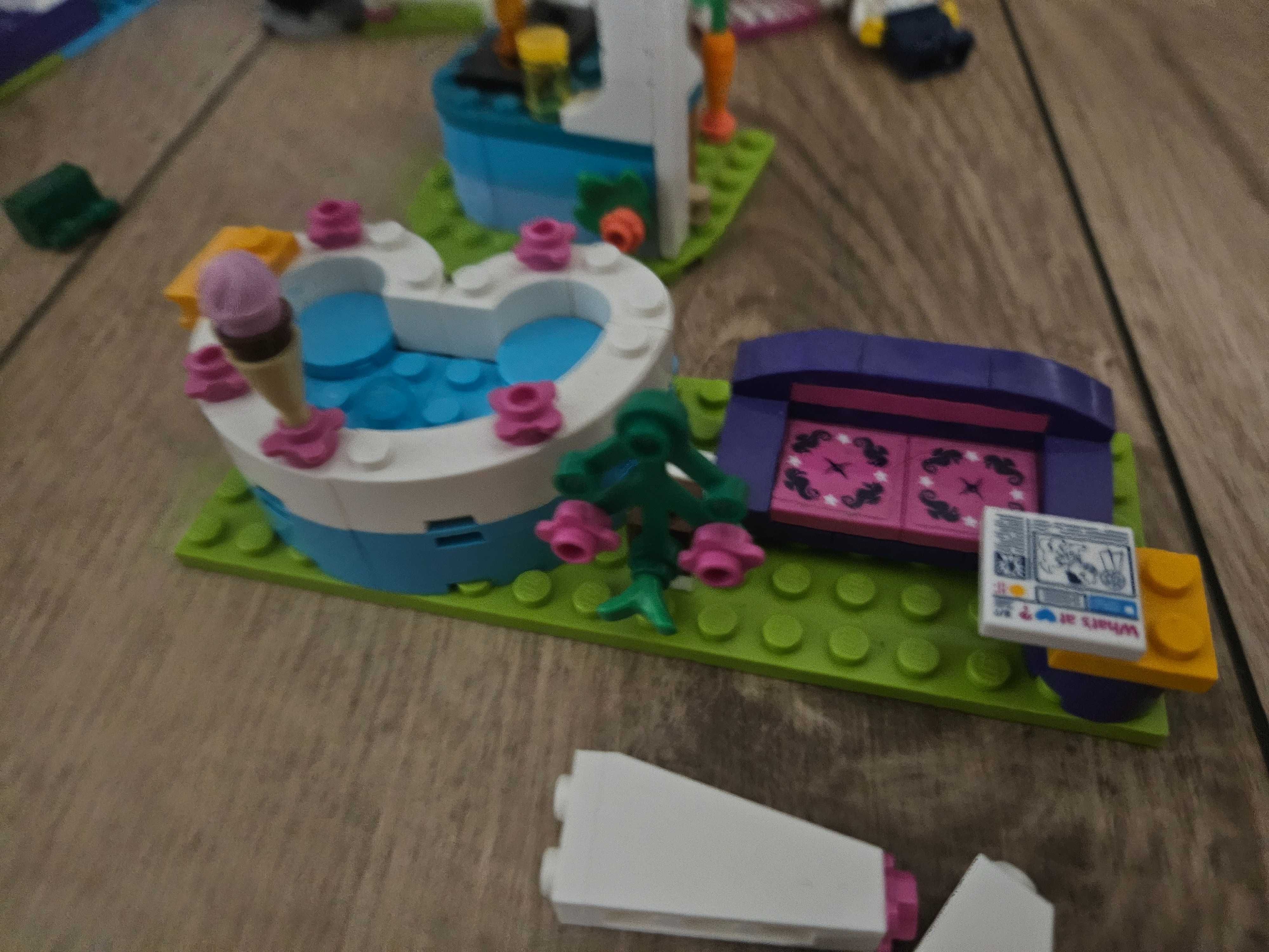 Zestaw lego friends basen skate policja 41313