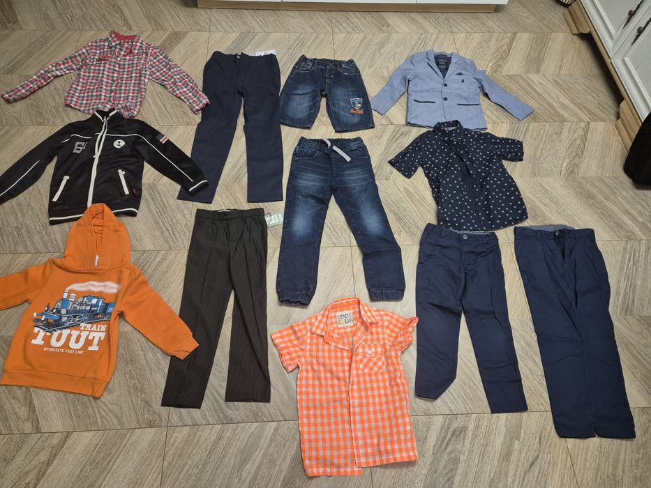 Sprzedam zestaw ubrań dla chłopca od 116 do 128