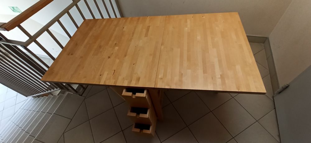 Drewniany rozkładany stół IKEA, brzozowy z szufladami
