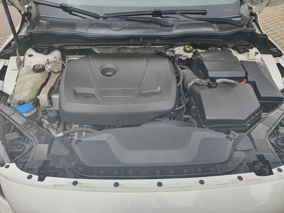 VOLVO V40 2,0 T3  2016 r