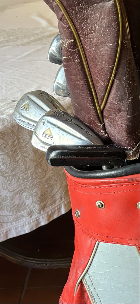 Saco com tacos de golfe