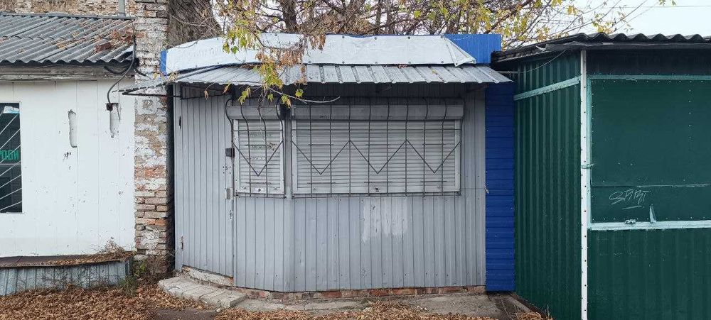 Продам металевий ларьок на базарі, 3х3 м, з електрикою