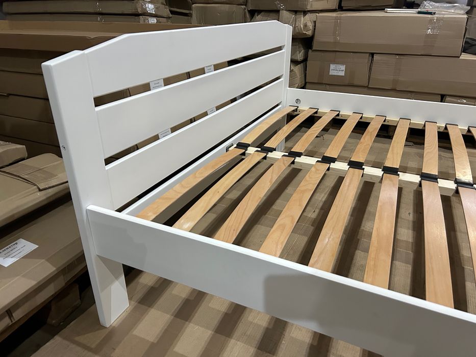 Біле дерев'яне ліжко кровать з Буку на складі Нове двохспальне 160