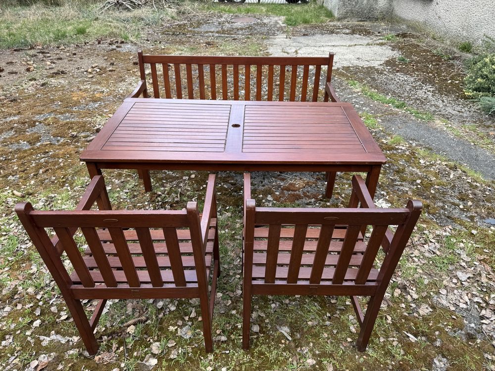 Meble ogrodowe z drewna egzotycznego plus parasol