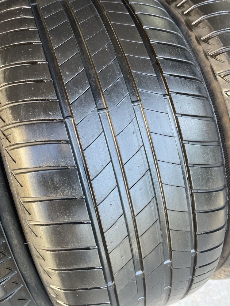 Шини літні R18 245 45 Bridgestone T005 Склад Осокорки