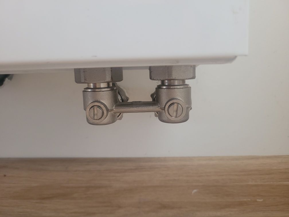 Grzejnik dekoracyjny Kermi 900x600x100mm 1100W  podłączenie prawy dół