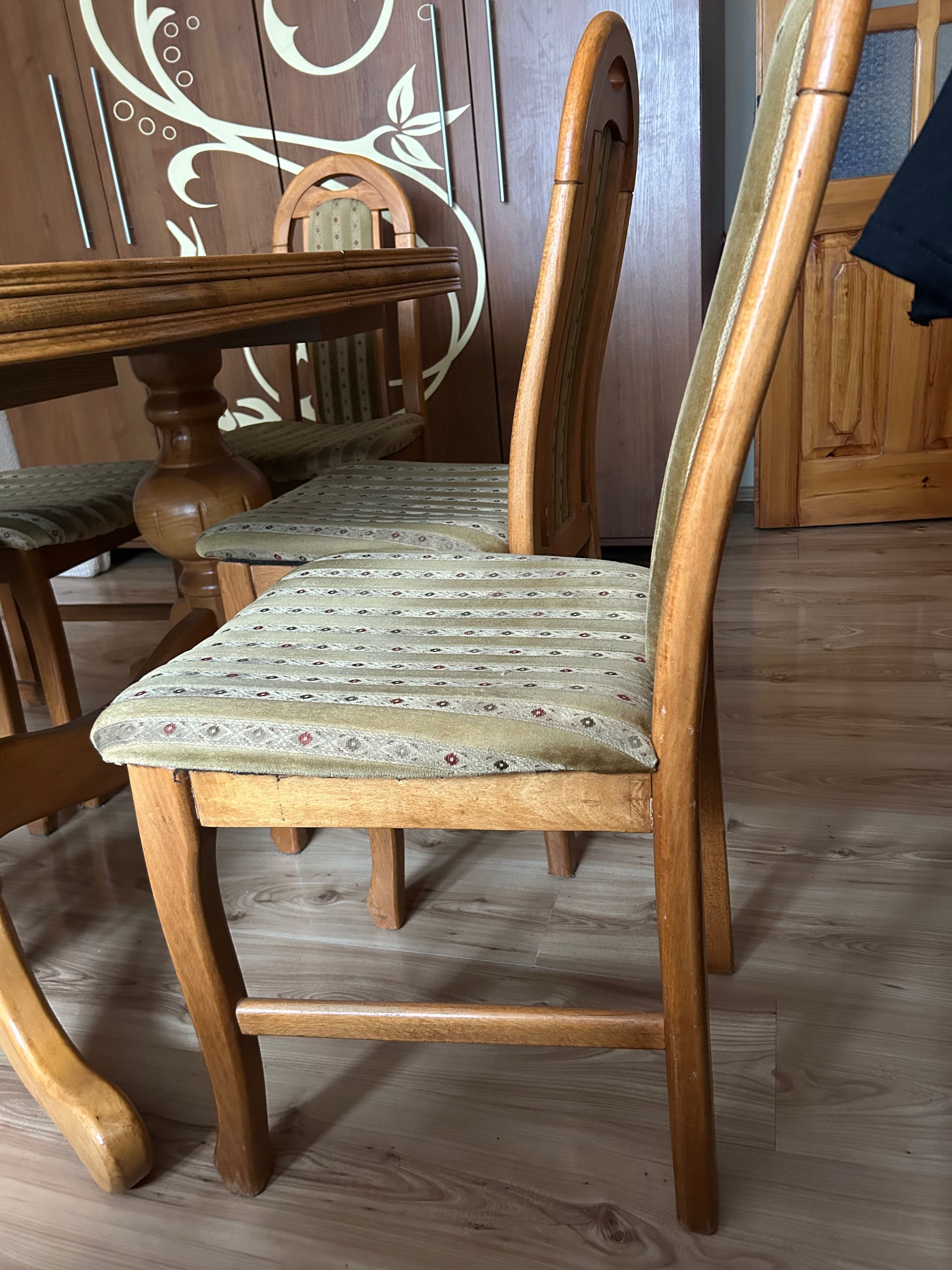 Stół drewniany dębowy 150 x  88 +  4 krzesła.