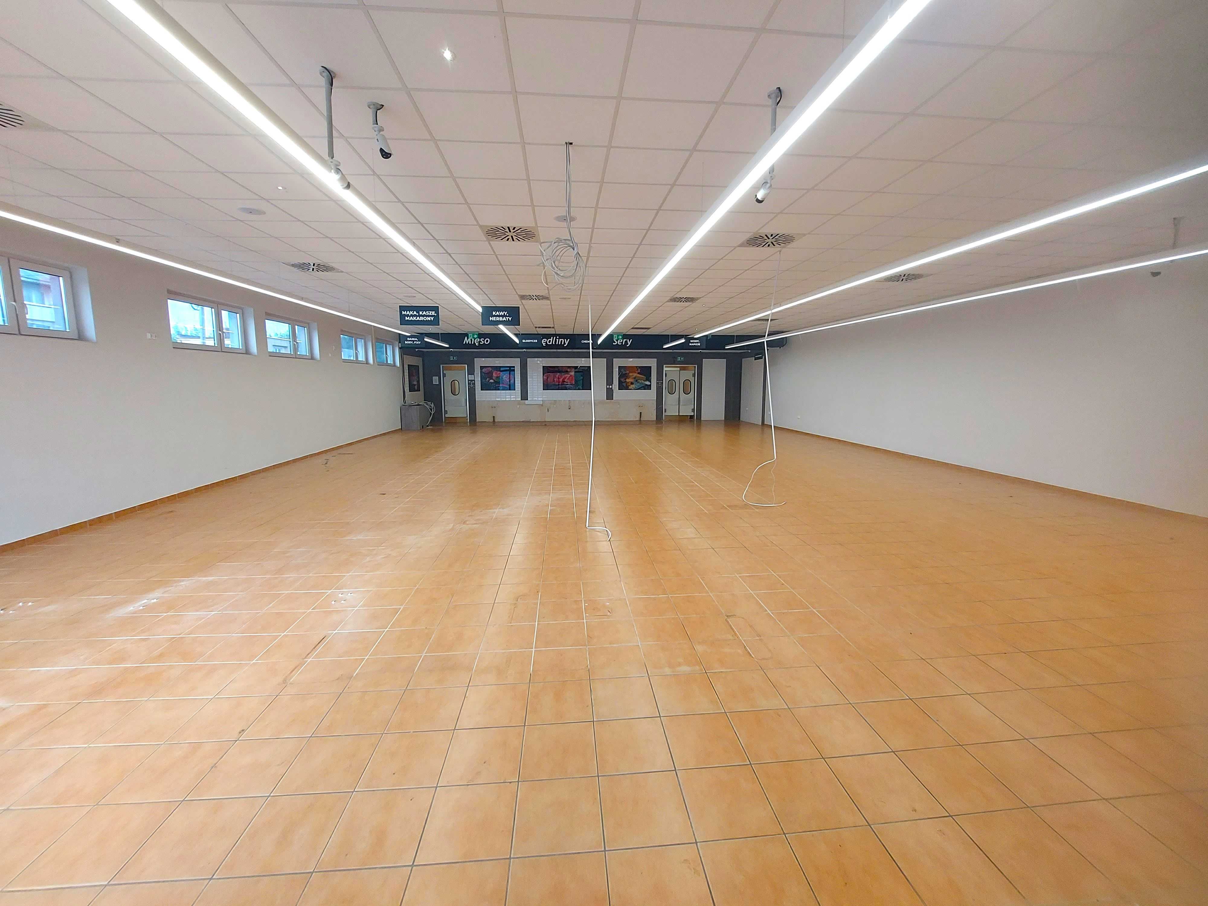 Nowy budynek 395 m² w dużej gminie !!