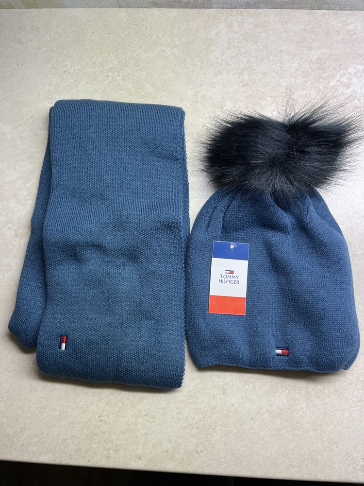 Tommy Hilfiger komplet Damski czapka + Komin kolor jeans