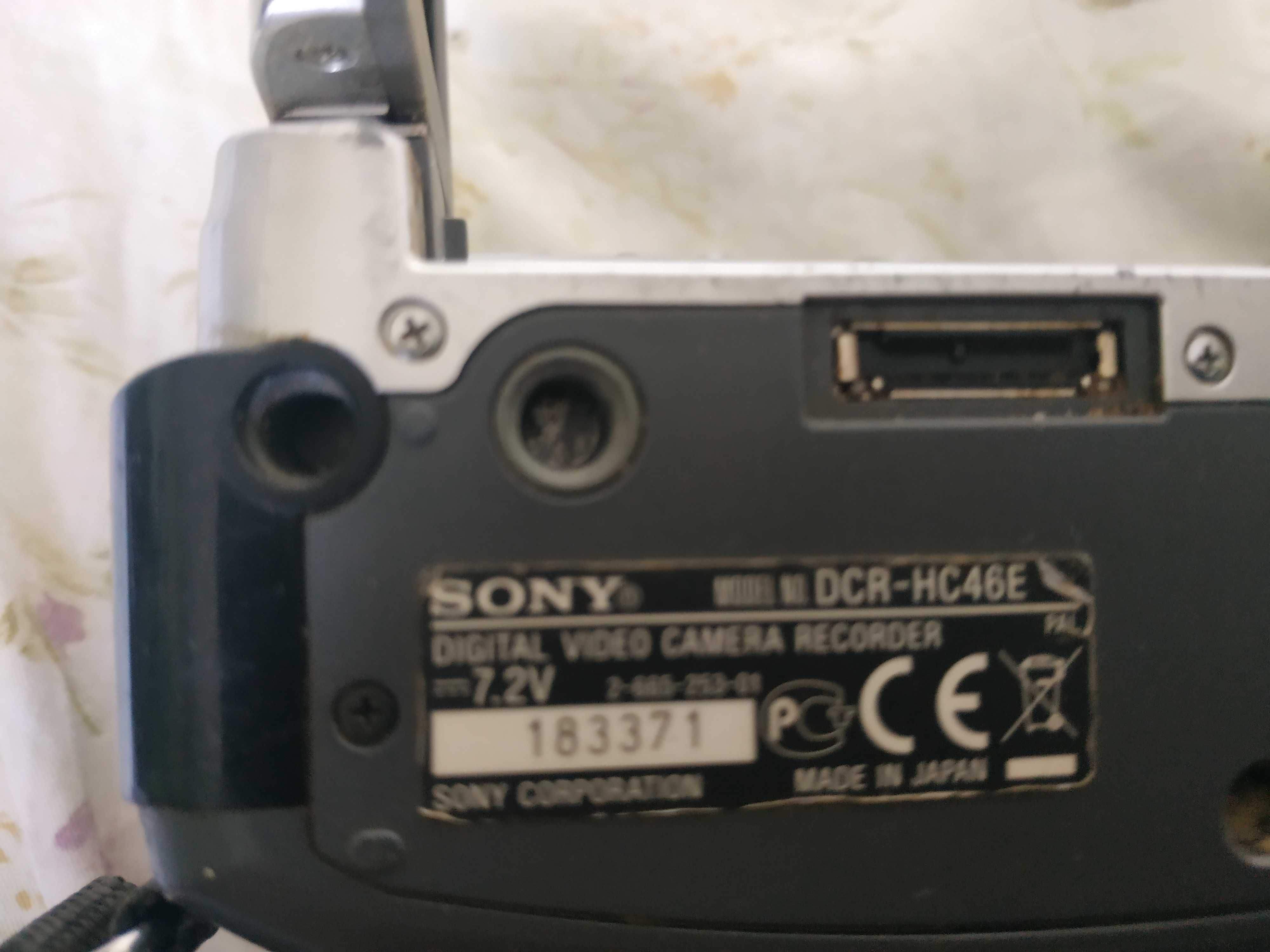 Продам видеокамеру SONY DCR-HC46E на запчасти.