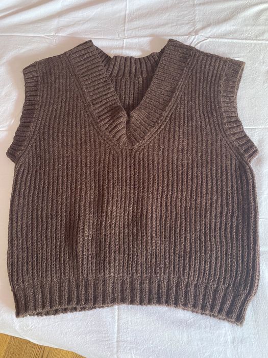 Продам вязаный жилет