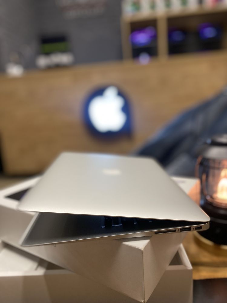 Ноутбук Apple MacBook Air 13'' Silver  i5/8/256GB (MQD42) 2017